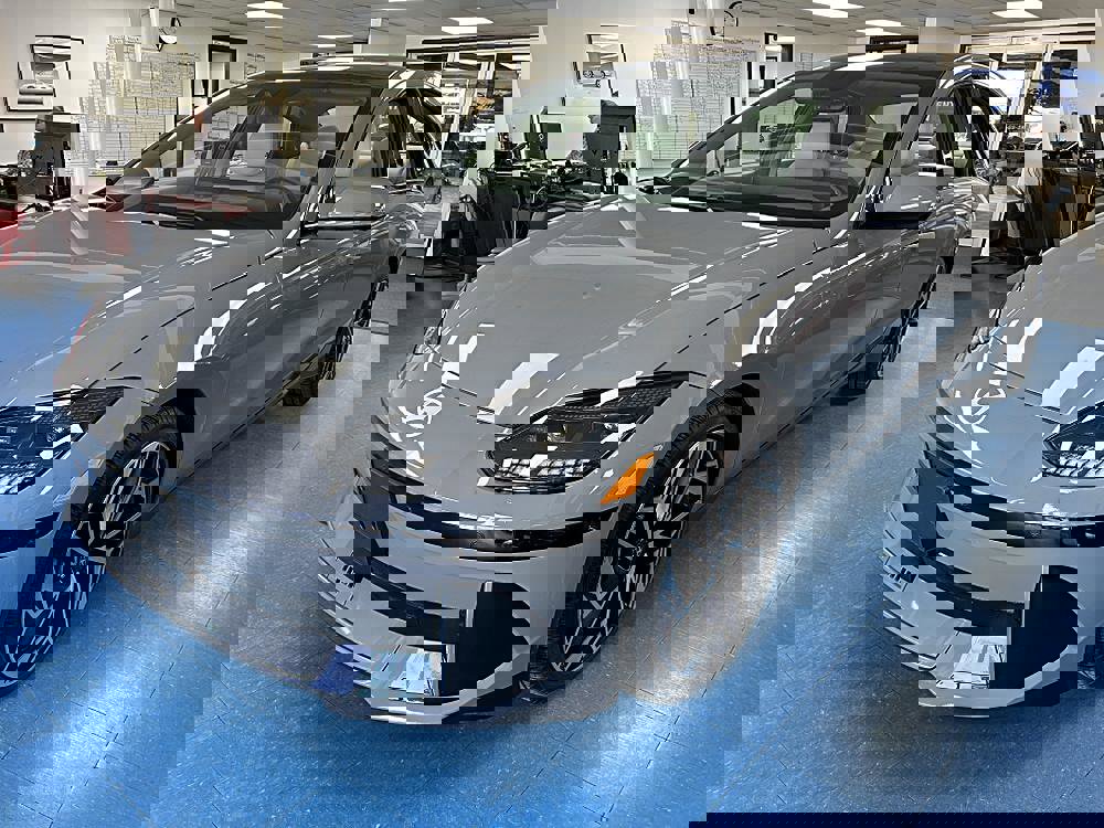 Used 2025 Hyundai Ioniq 6 Limited image 3