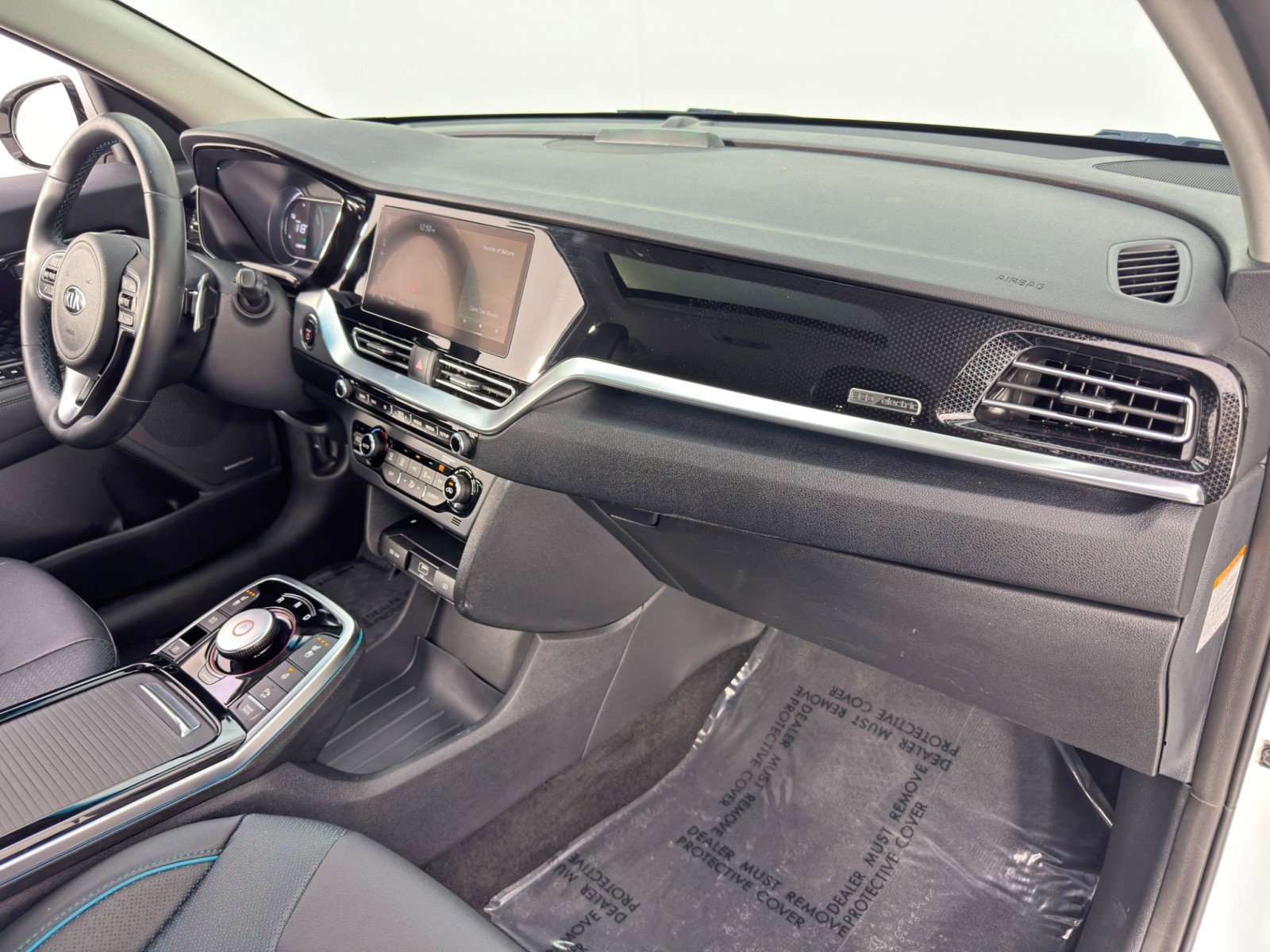 Used 2020 Kia Niro EX Premium w/ Cold Weather Package image 14