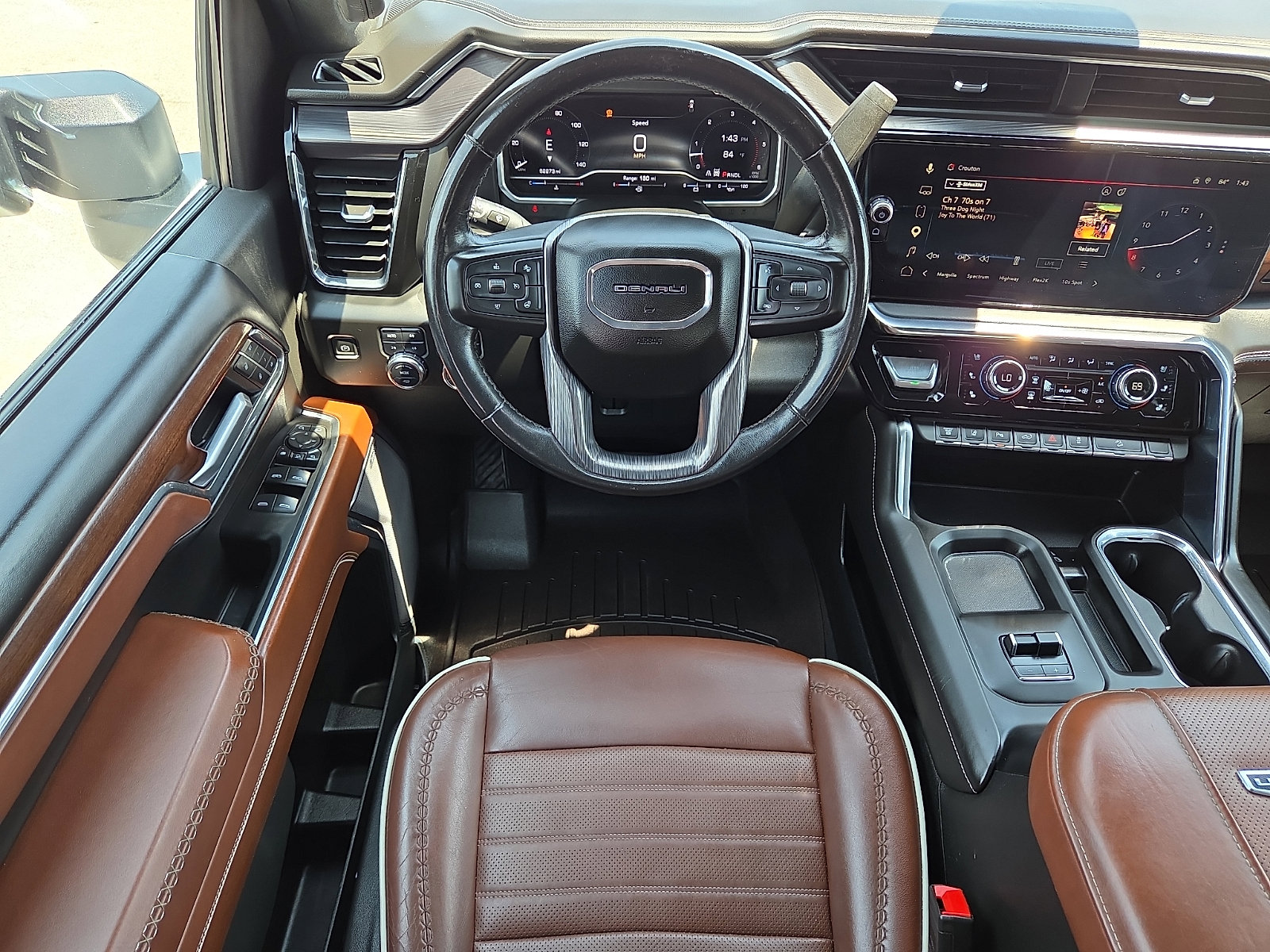 Used 2024 GMC Sierra 3500 Denali Ultimate AWD/4WD image 11