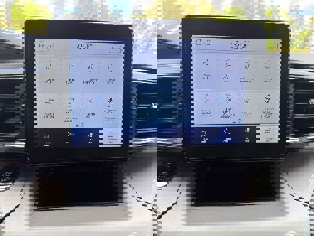 Used 2023 Ford Explorer XLT w/ Equipment Group 202A AWD/4WD image 26