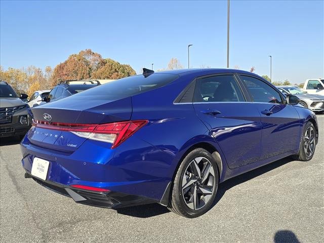 Certified 2023 Hyundai Elantra Limited w/ Winter Weather Package image 3