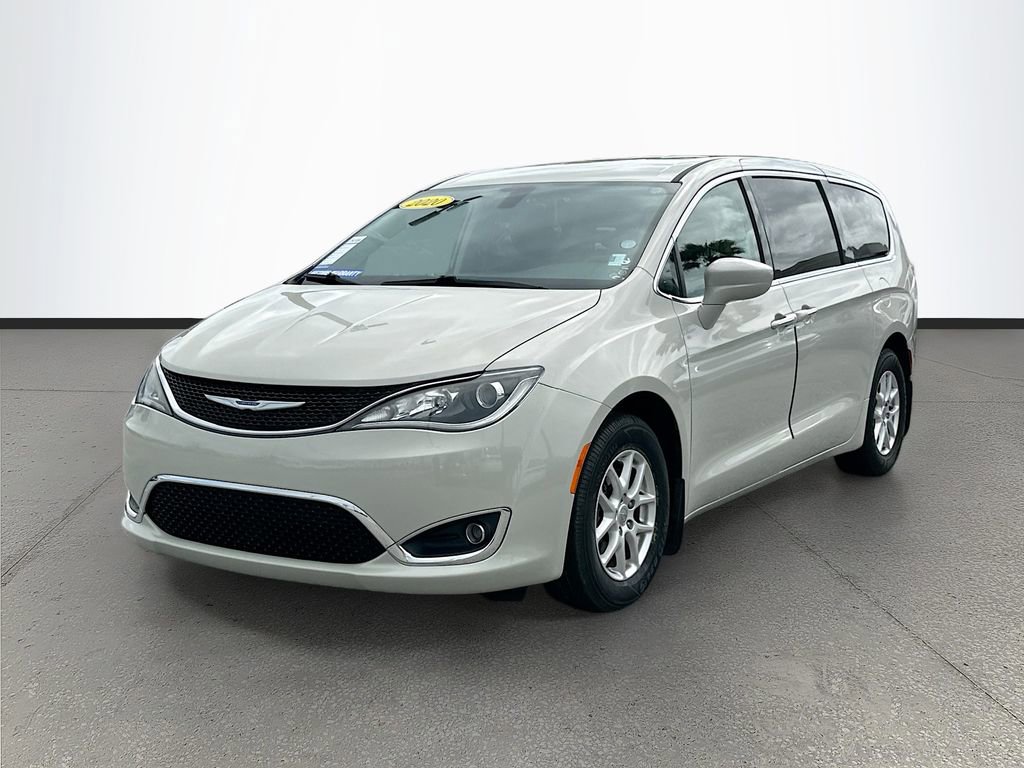 Used 2020 Chrysler Pacifica Touring image 3