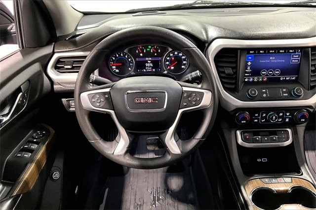 Used 2023 GMC Acadia SLE image 8