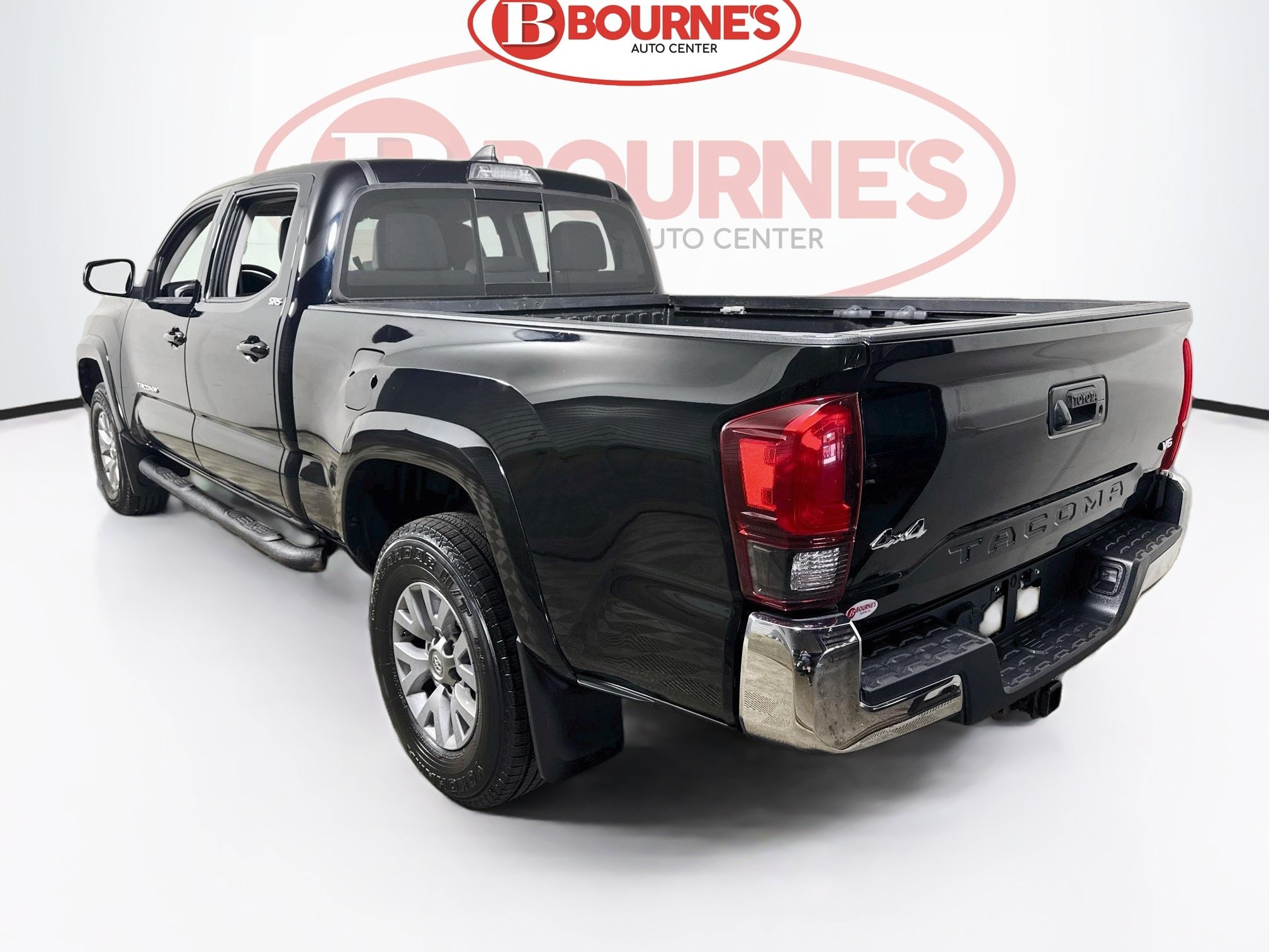 Used 2018 Toyota Tacoma SR5 AWD/4WD image 7