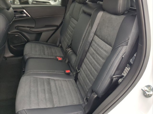 New 2026 Mitsubishi Outlander AWD image 20