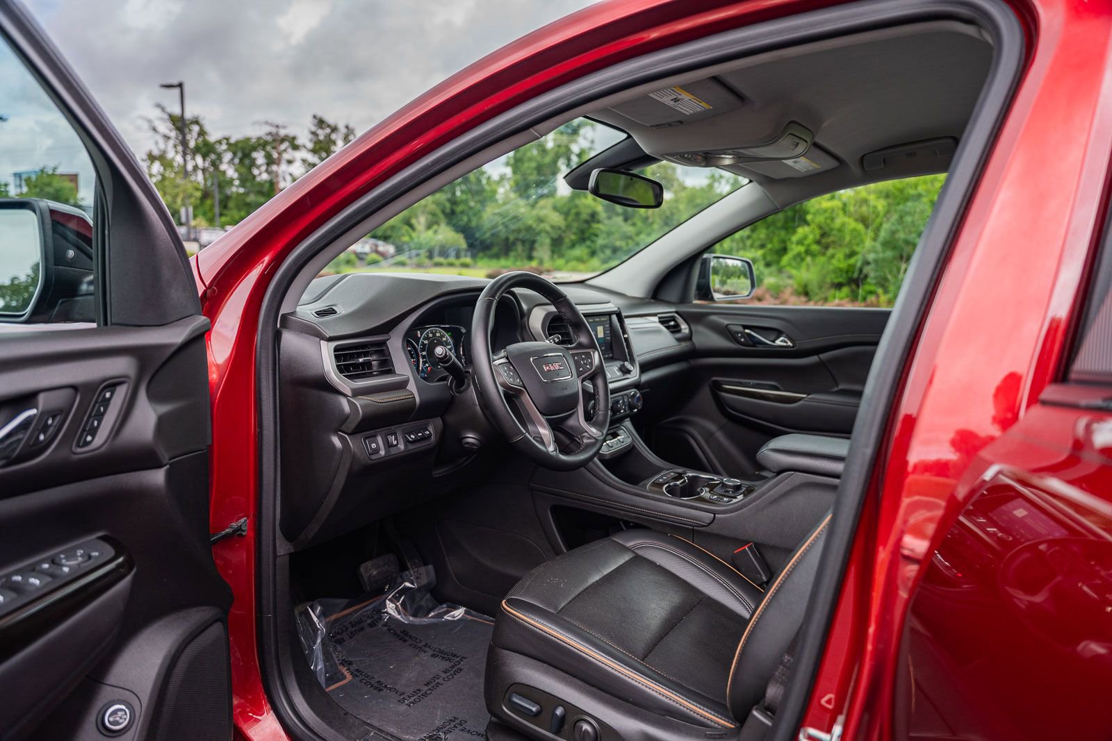 Used 2023 GMC Acadia AT4 w/ Technology Package image 18