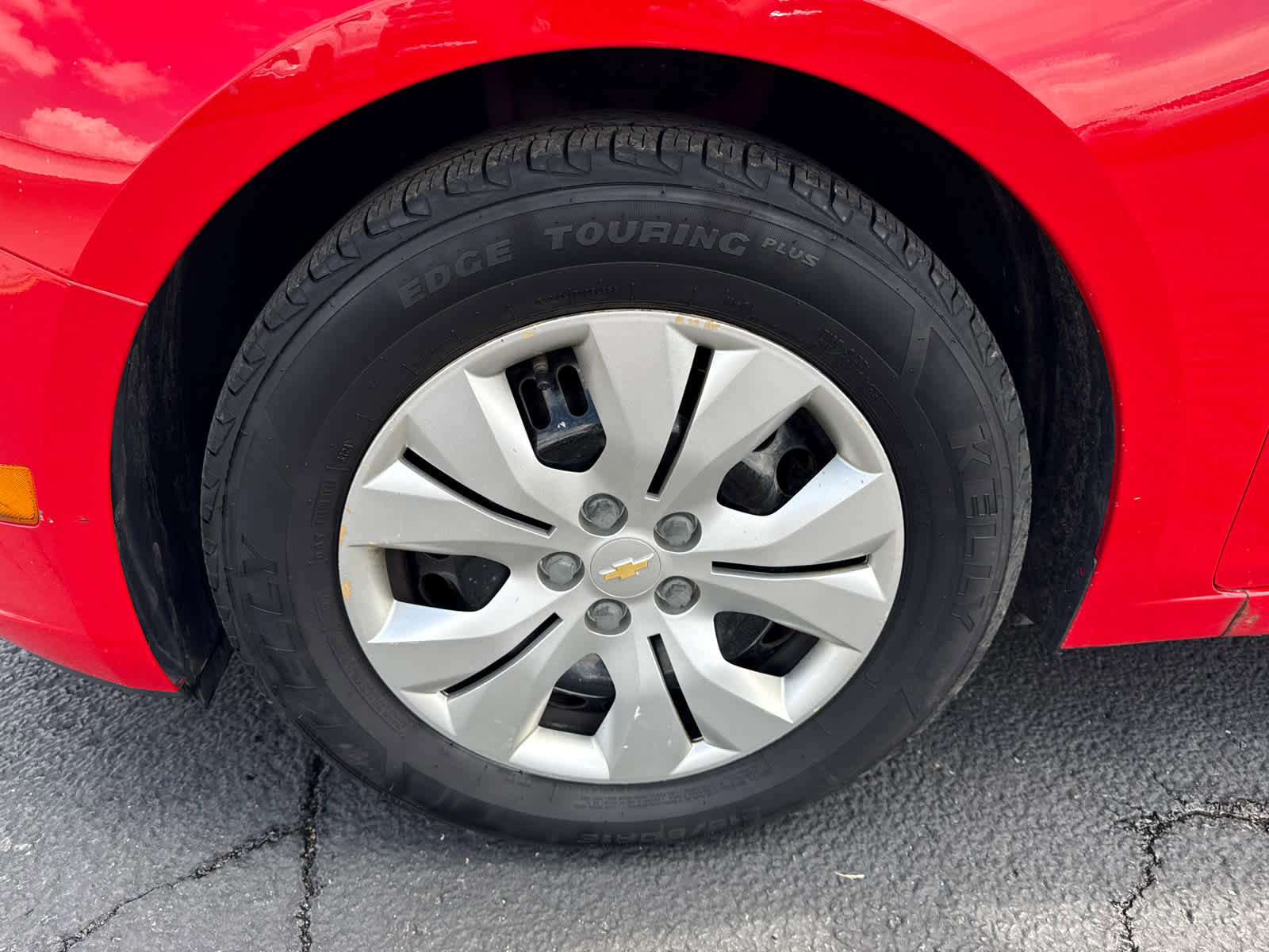 Used 2014 Chevrolet Cruze LS FWD image 2