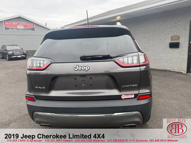Used 2019 Jeep Cherokee Limited w/ Luxury Group AWD/4WD image 4