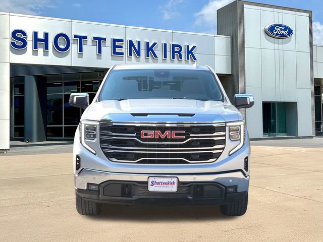 Used 2022 GMC Sierra 1500 SLT image 2