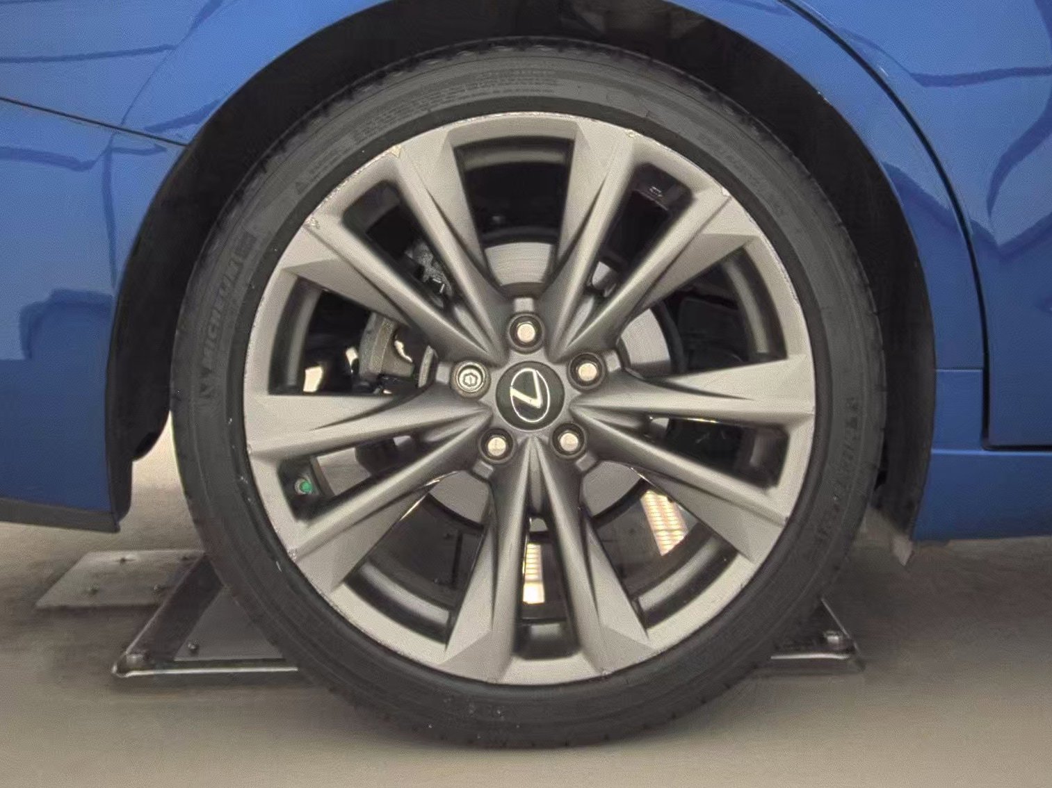 Used 2020 Lexus ES 350 F Sport w/ Accessory Package 2 FWD image 11