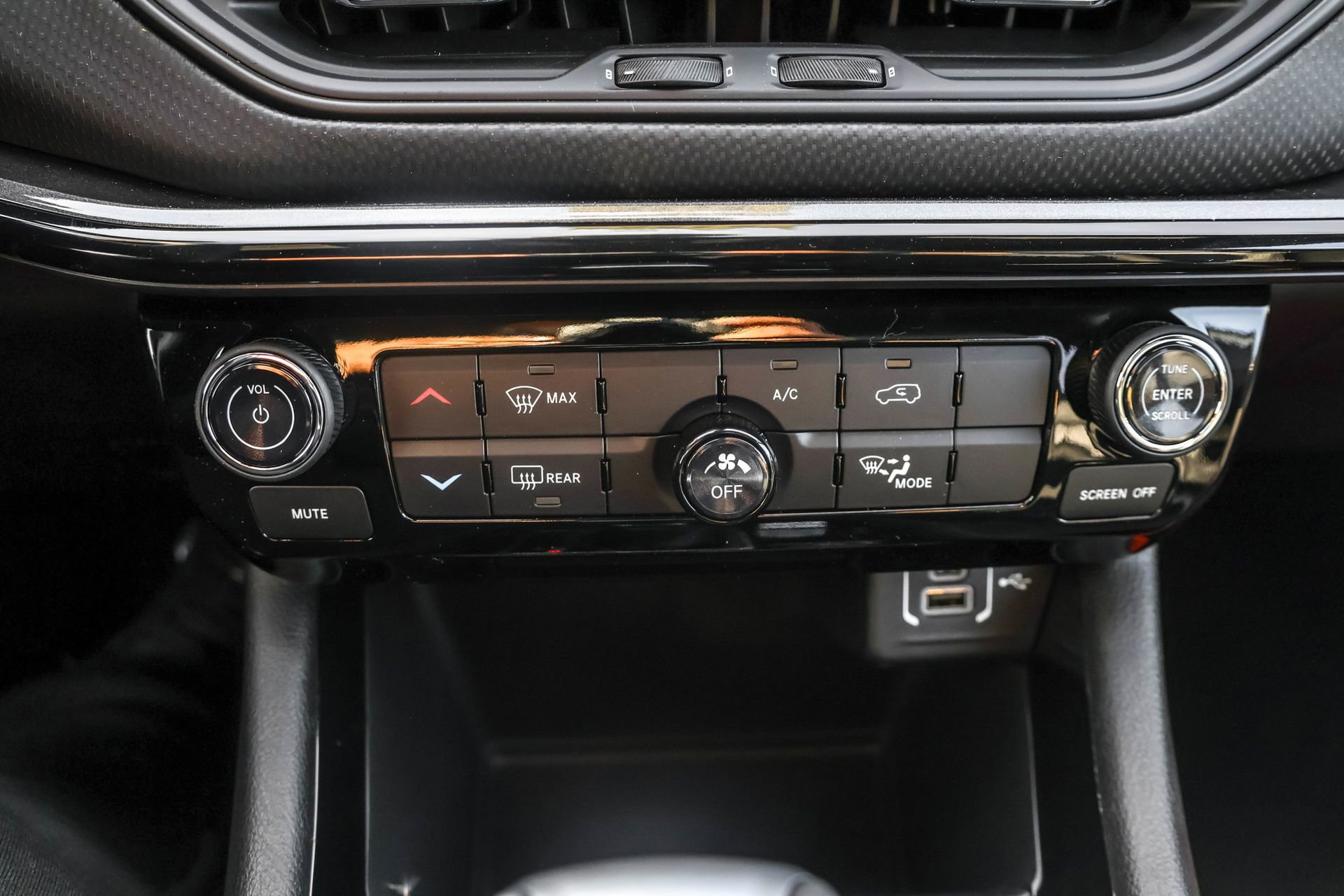 New 2026 Jeep Compass Latitude image 17