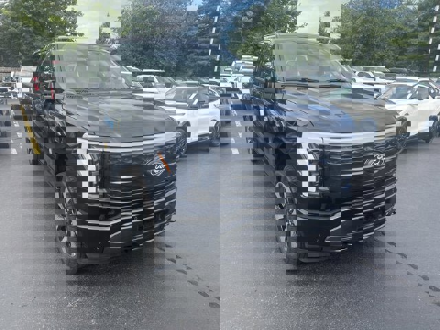 New 2025 Ford F150 Lightning Platinum image 3