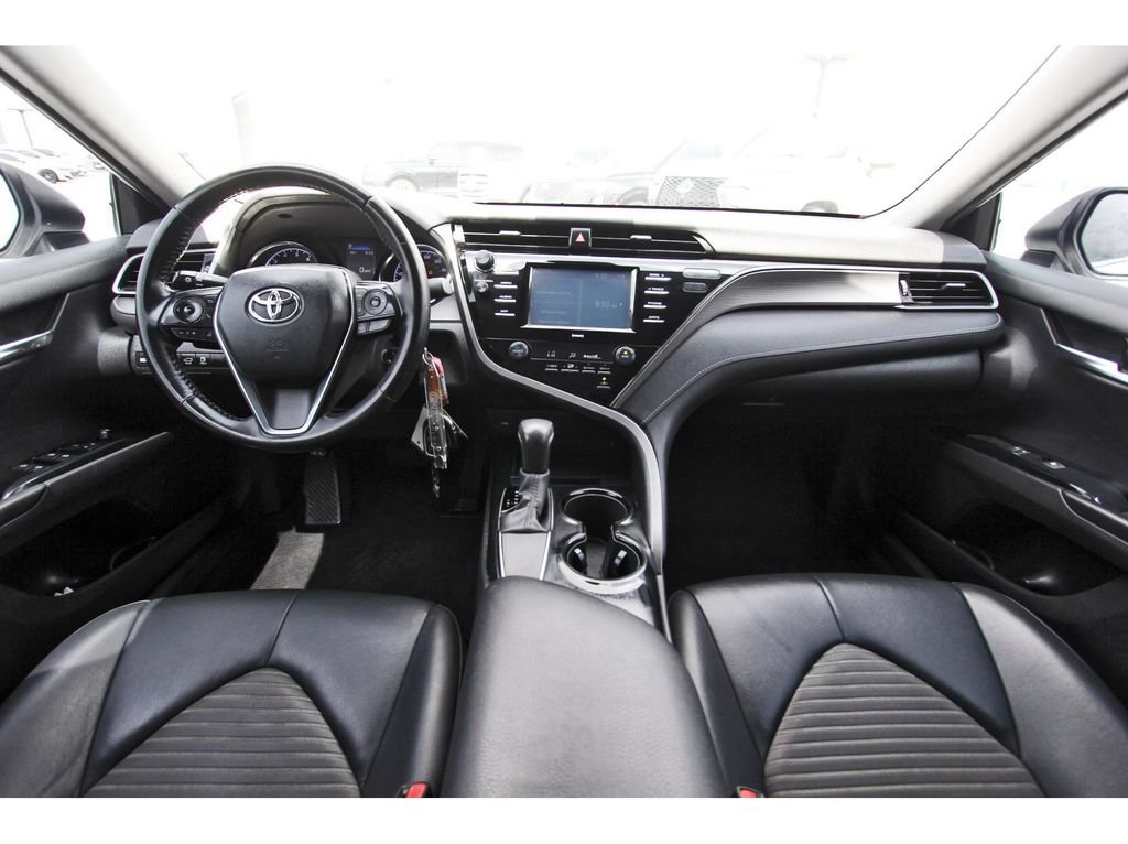 Used 2020 Toyota Camry SE FWD image 9