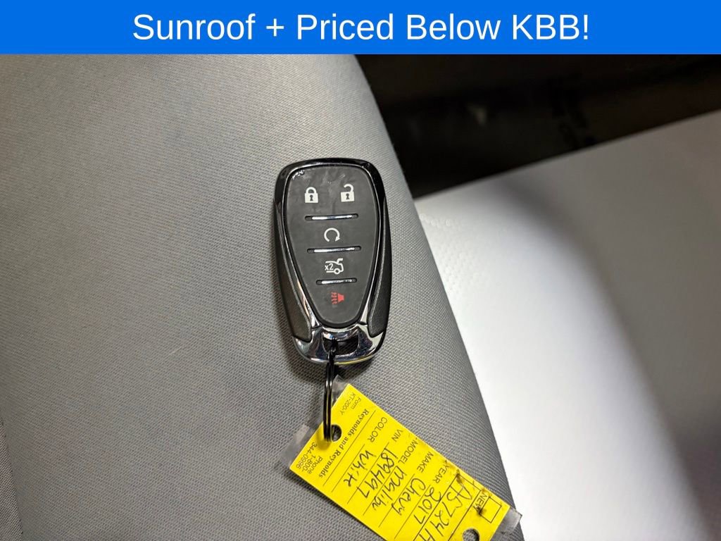 Used 2017 Chevrolet Malibu LT image 26