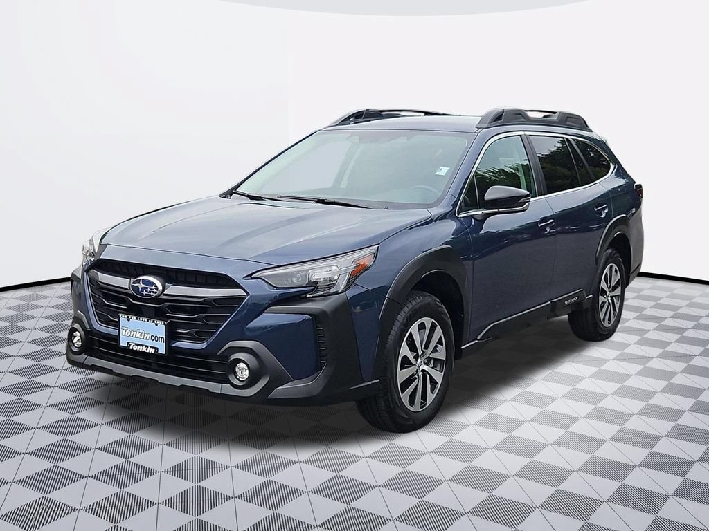 Used 2025 Subaru Outback Premium AWD/4WD image 2