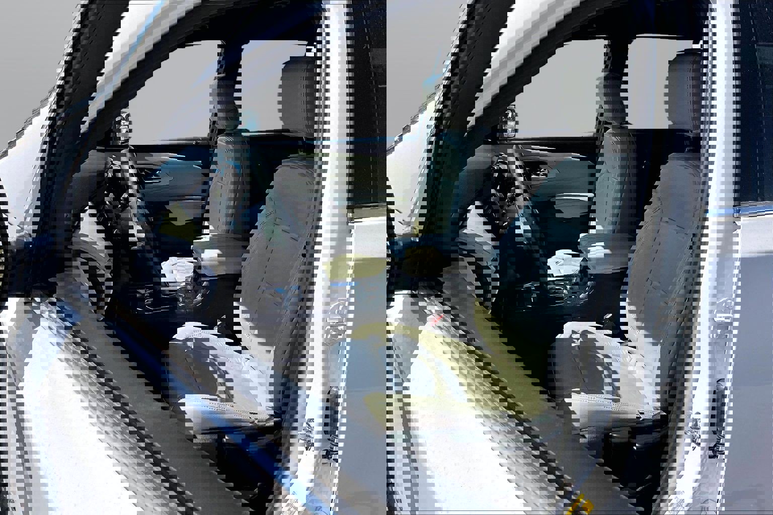 Used 2022 Chevrolet Traverse LS FWD image 15