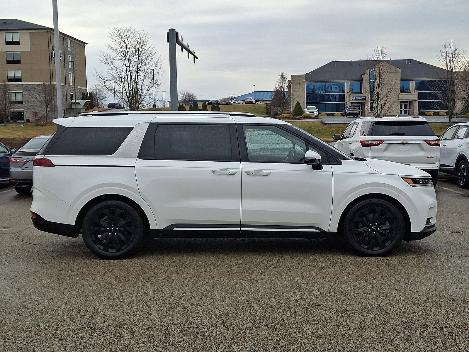 Used 2023 Kia Carnival SX Prestige image 7