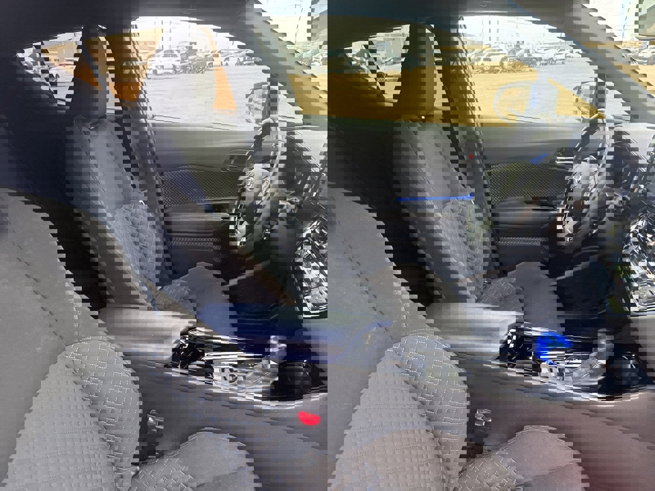 Used 2020 Toyota C-HR XLE image 30