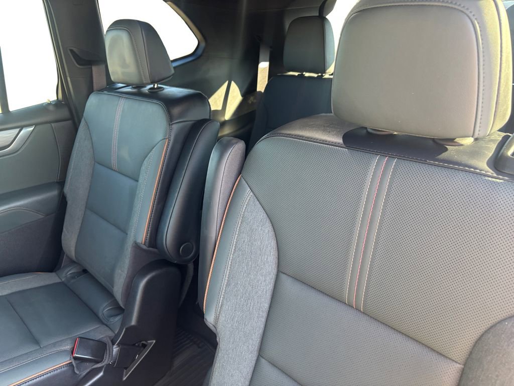 Used 2025 GMC Acadia AT4 w/ Super Cruise Package image 13