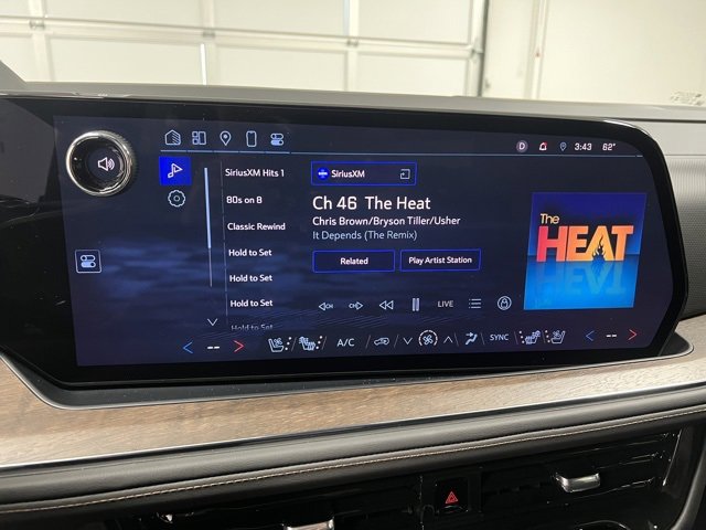 Used 2025 Chevrolet Suburban High Country image 30