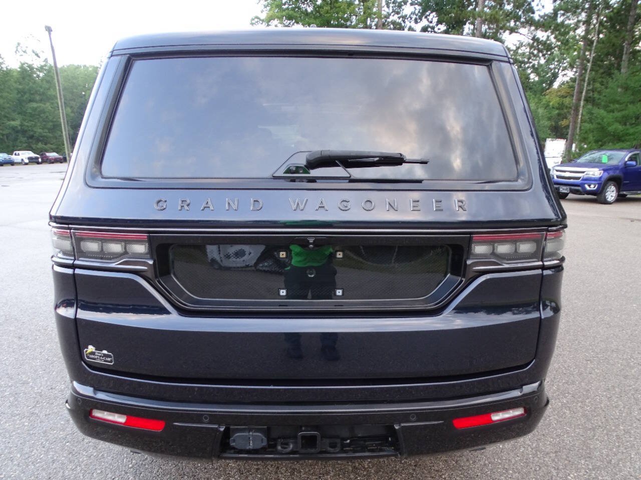 Used 2024 Jeep Grand Wagoneer L 4WD Series II Obsidian w/ Quick Order Packagew 28T image 11