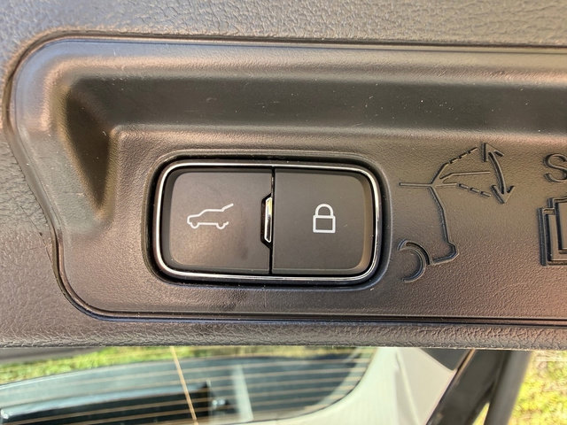 Used 2025 Ford Explorer Active image 19