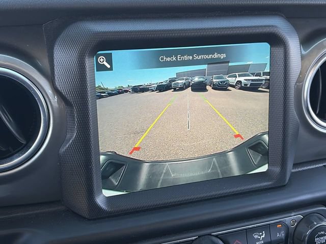 Used 2022 Jeep Gladiator Overland w/ Trailer Tow Package AWD/4WD image 29