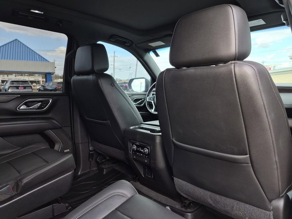 Used 2021 Chevrolet Suburban Z71 w/ Z71 Signature Package image 17