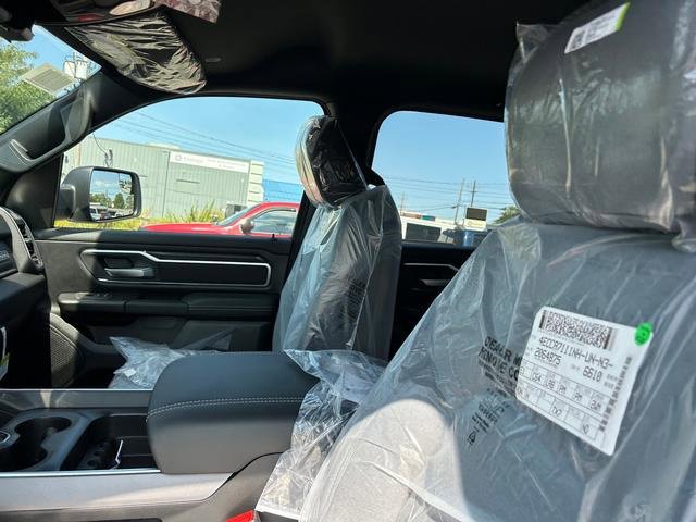 New 2025 RAM 1500 4x4 Crew Cab image 12