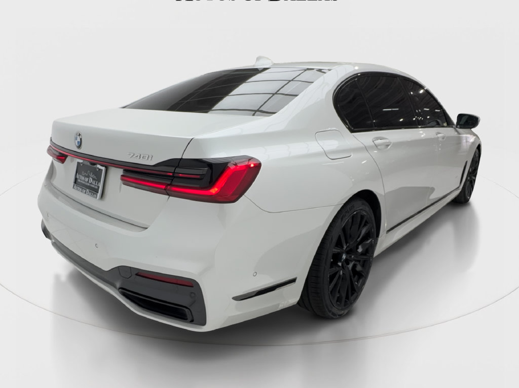 Used 2022 BMW 740i w/ Luxury Rear Seating Package RWD image 8