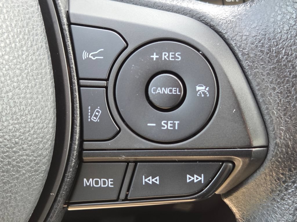 Used 2023 Toyota RAV4 XLE AWD/4WD image 12