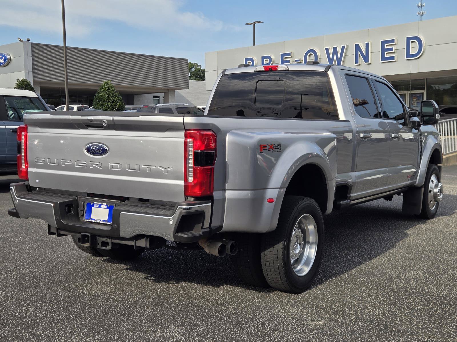 Used 2023 Ford F450 Lariat w/ Lariat Ultimate Package AWD/4WD image 7