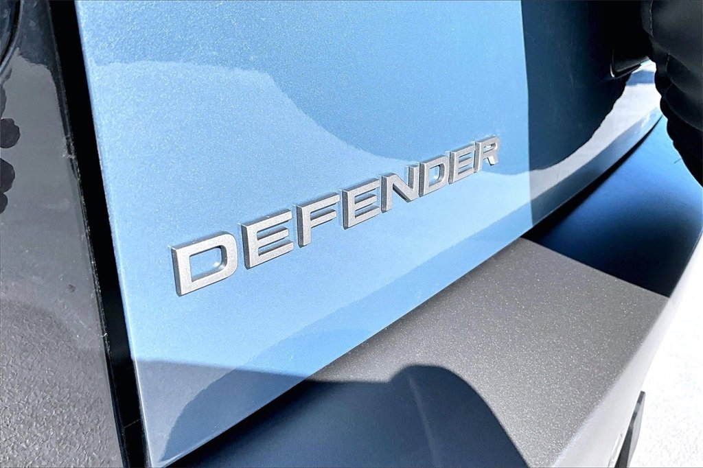 New 2026 Land Rover Defender 110 S image 9