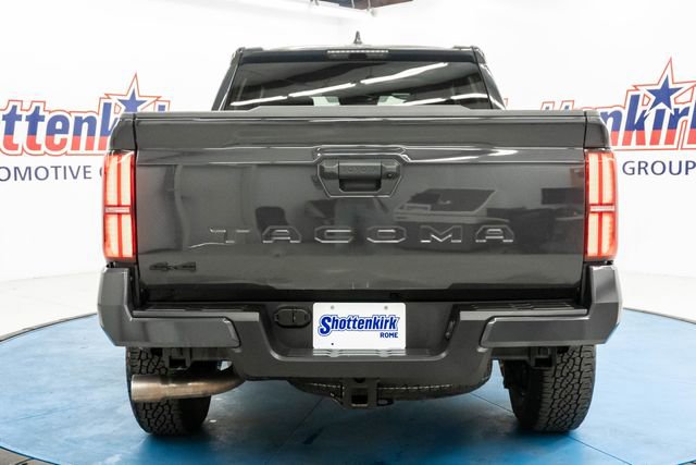 Used 2025 Toyota Tacoma TRD Off-Road AWD/4WD image 6