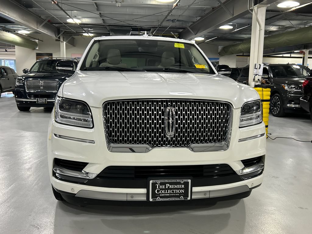 Used 2021 Lincoln Navigator Reserve w/ Luxury Package AWD/4WD image 6