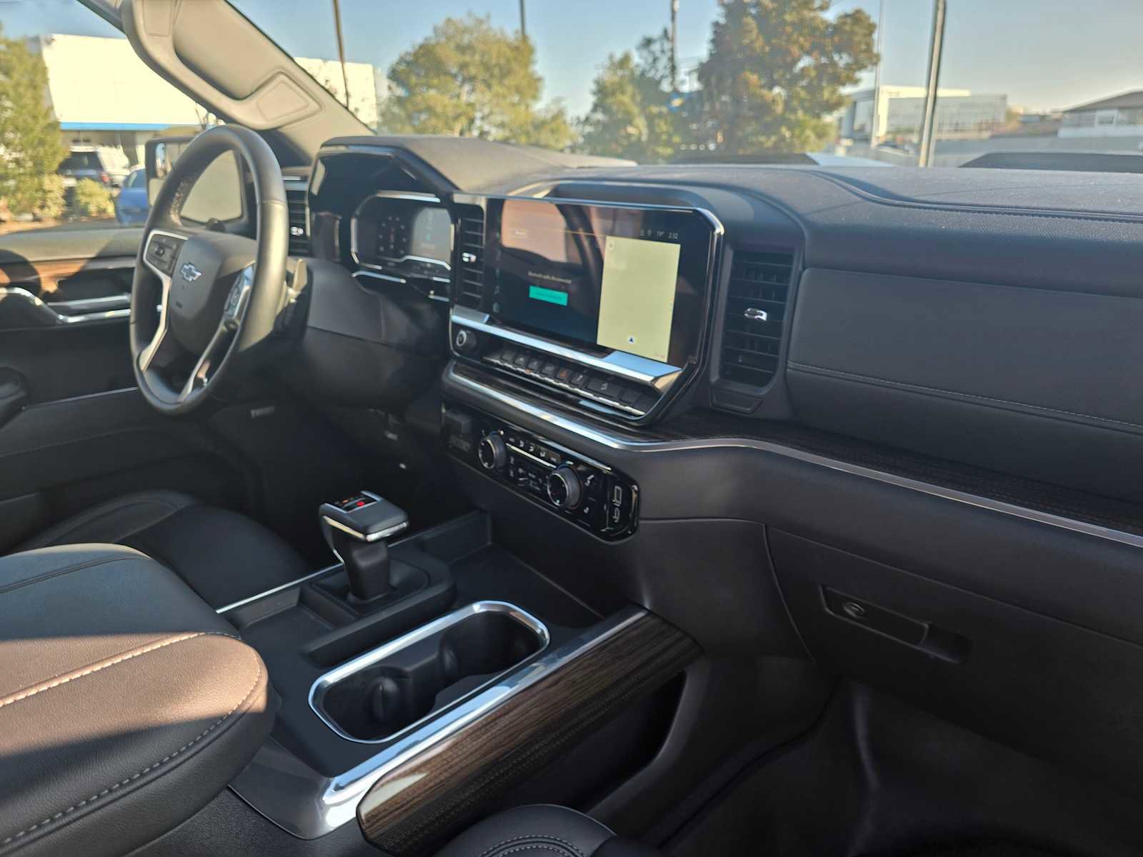 Used 2024 Chevrolet Silverado 1500 LT Trail Boss w/ Convenience Package II image 12