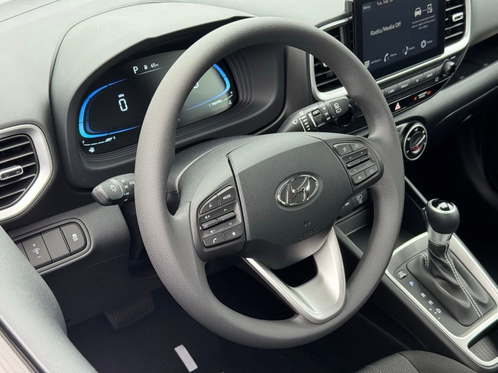 Used 2026 Hyundai Venue SE image 14