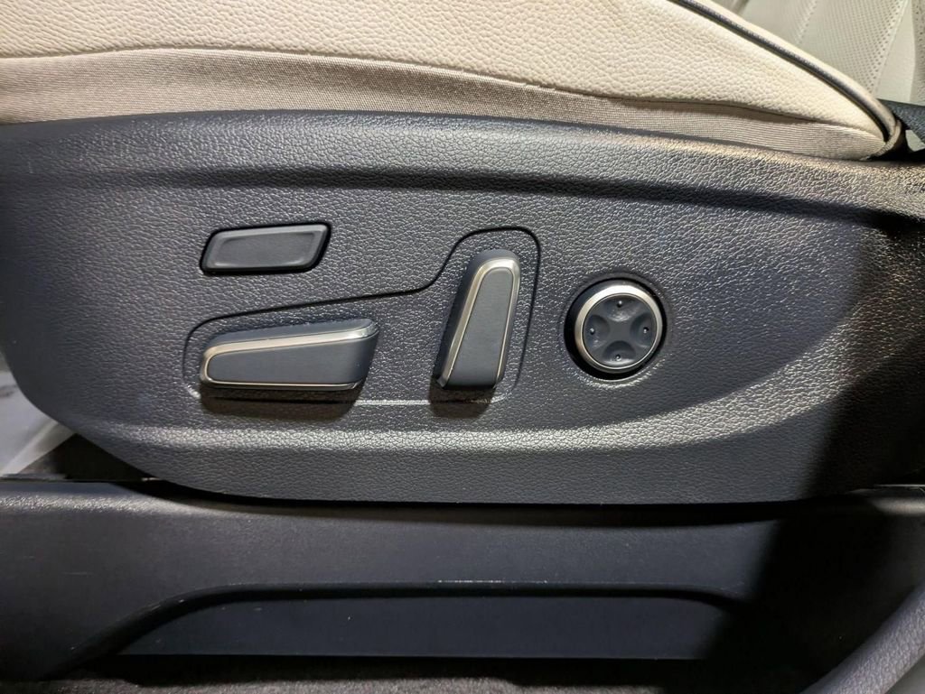 Used 2024 Hyundai Palisade Limited AWD/4WD image 26