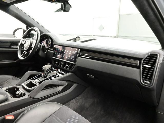 Certified 2023 Porsche Cayenne Turbo GT AWD/4WD image 19
