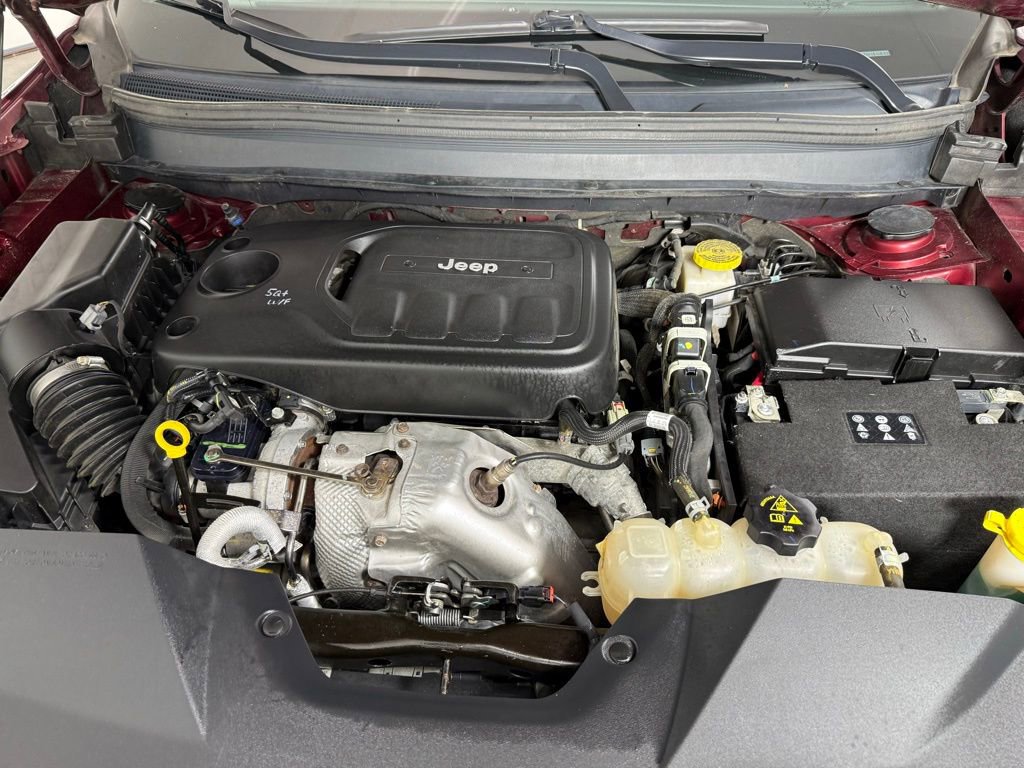 Used 2019 Jeep Cherokee Limited image 32