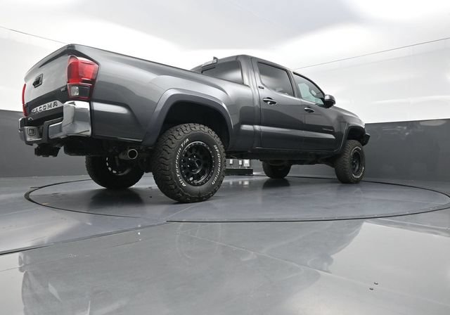 Used 2019 Toyota Tacoma SR5 AWD/4WD image 39