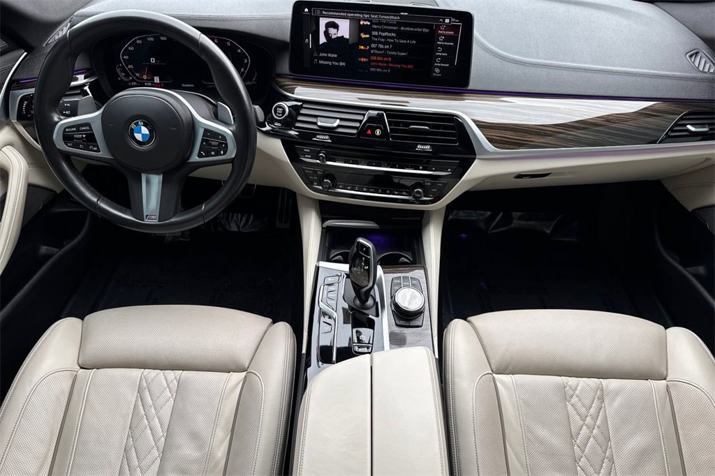 Used 2022 BMW M550i xDrive w/ Executive Package image 4