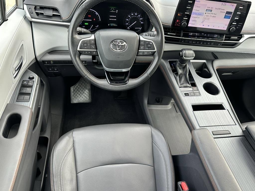 Used 2021 Toyota Sienna XSE image 8