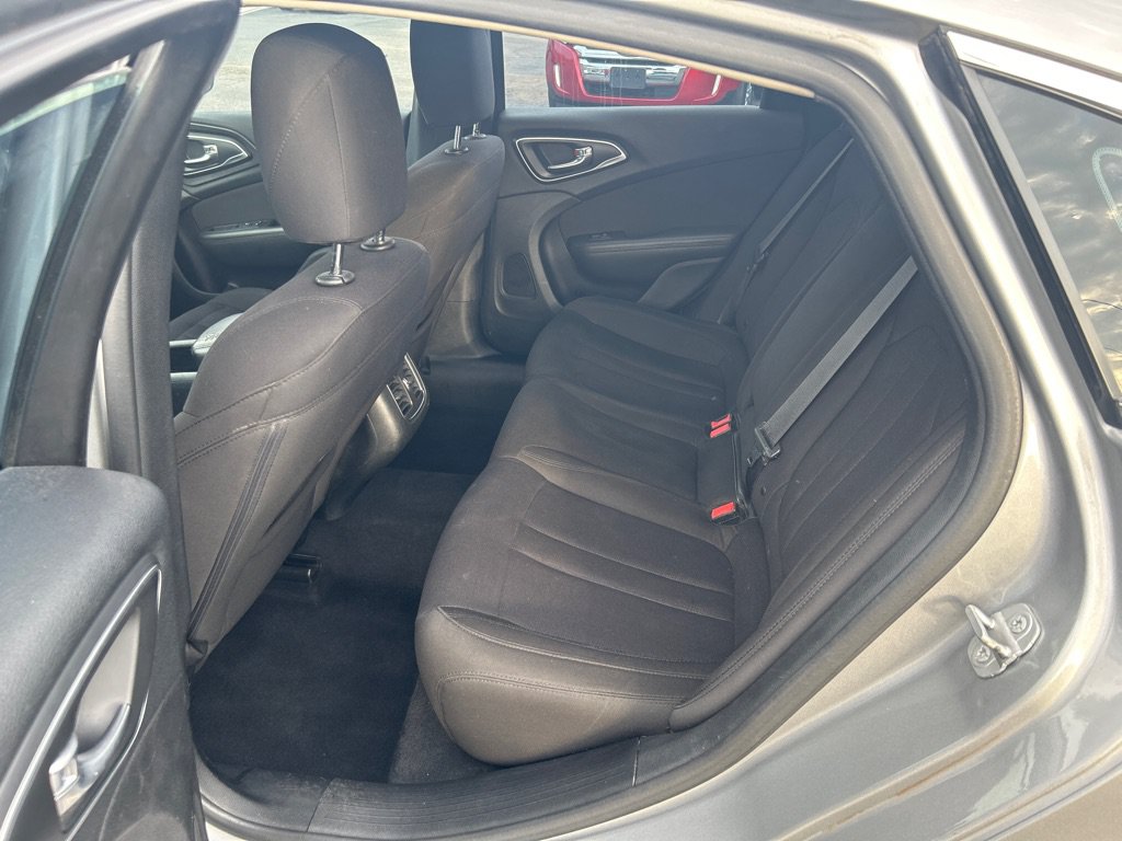 Used 2015 Chrysler 200 Limited w/ Convenience Group FWD image 10