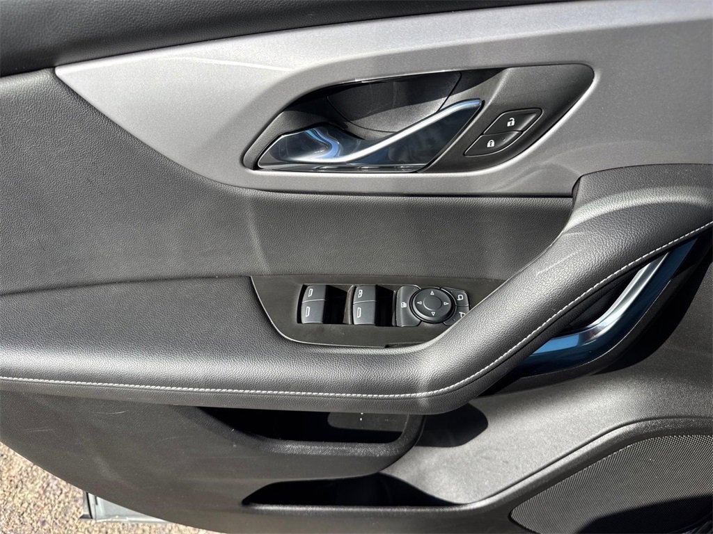 Used 2025 Chevrolet Blazer LT image 20