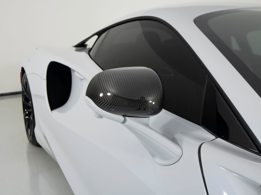 Used 2023 McLaren Artura image 37