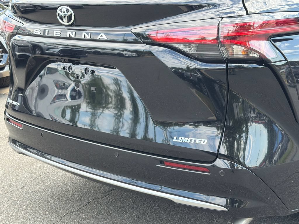 New 2026 Toyota Sienna Limited AWD/4WD image 5
