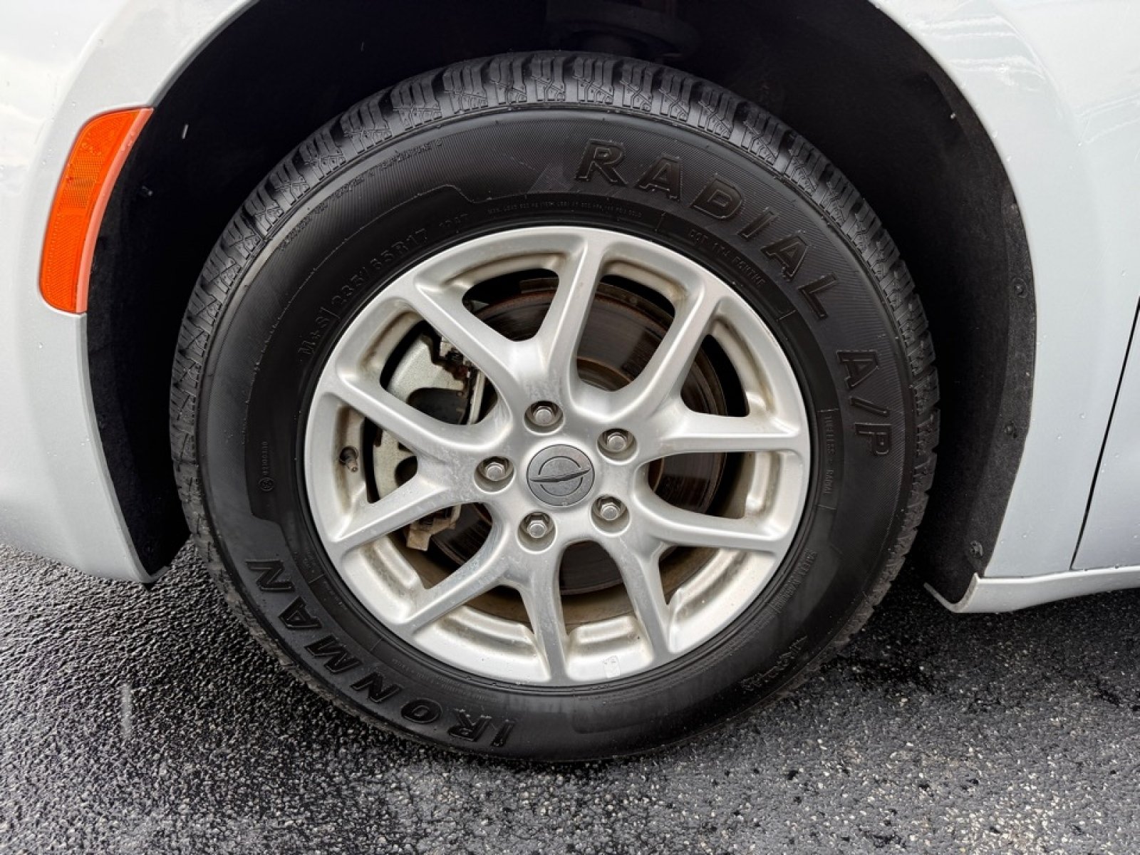 Used 2023 Chrysler Voyager LX FWD image 39
