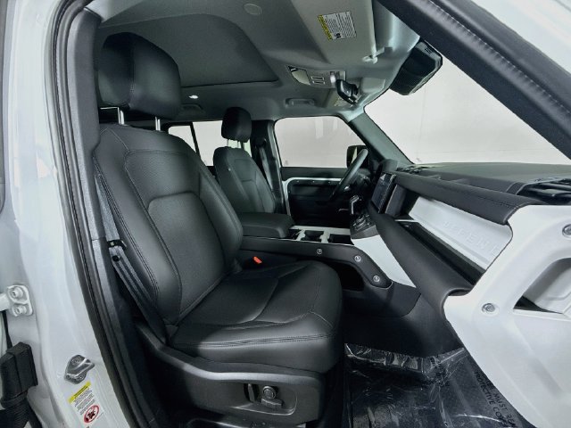 Used 2025 Land Rover Defender 110 S AWD/4WD image 30