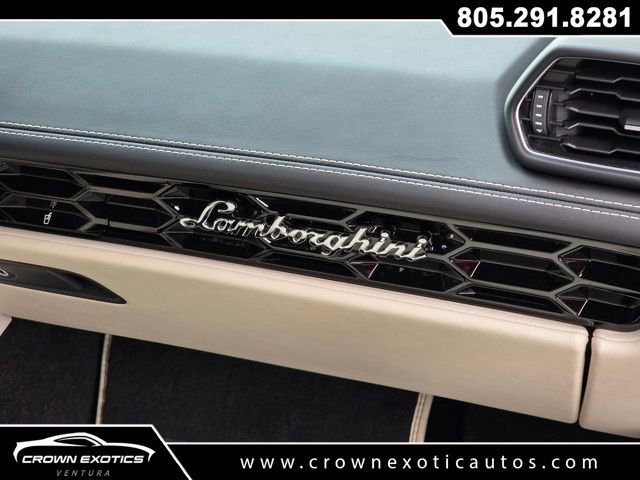 Used 2020 Lamborghini Huracan EVO image 36